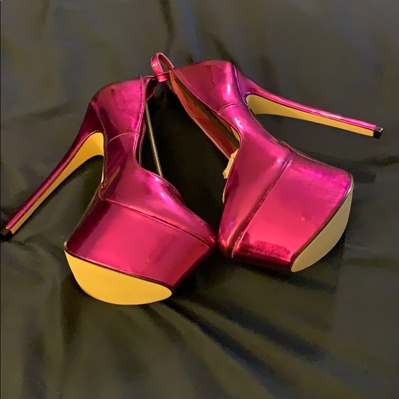 Shoes - Picture 4 of 8